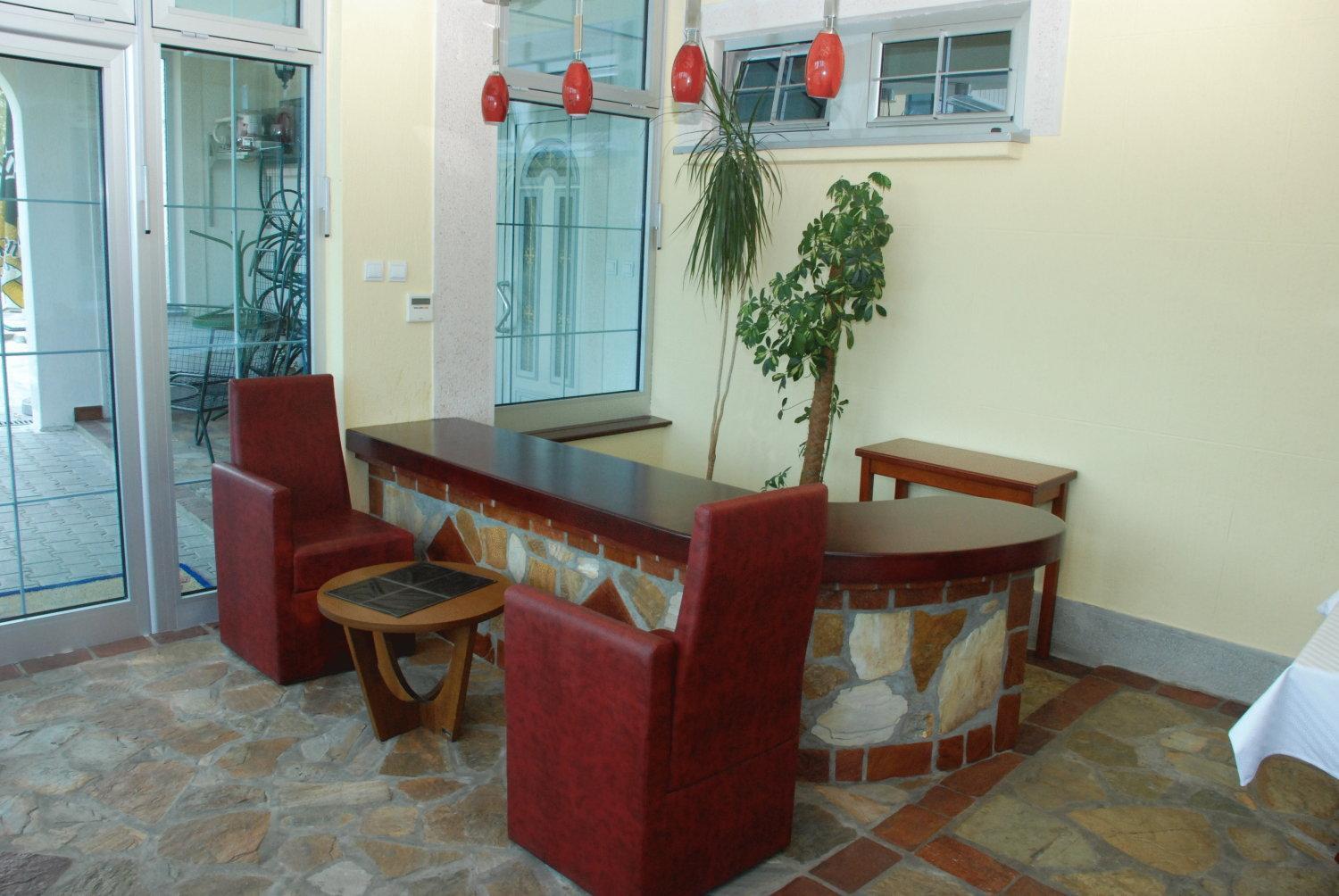 קראלג'בו Hotel Tehnograd מראה חיצוני תמונה