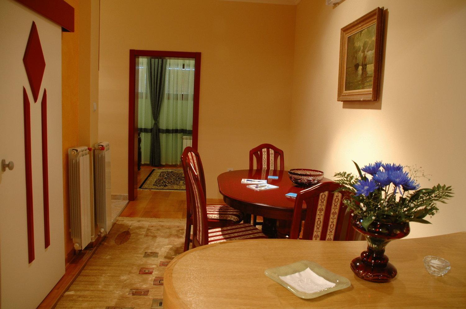קראלג'בו Hotel Tehnograd מראה חיצוני תמונה