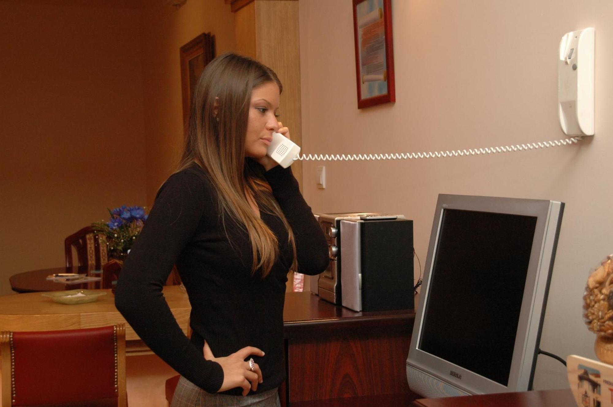 קראלג'בו Hotel Tehnograd מראה חיצוני תמונה