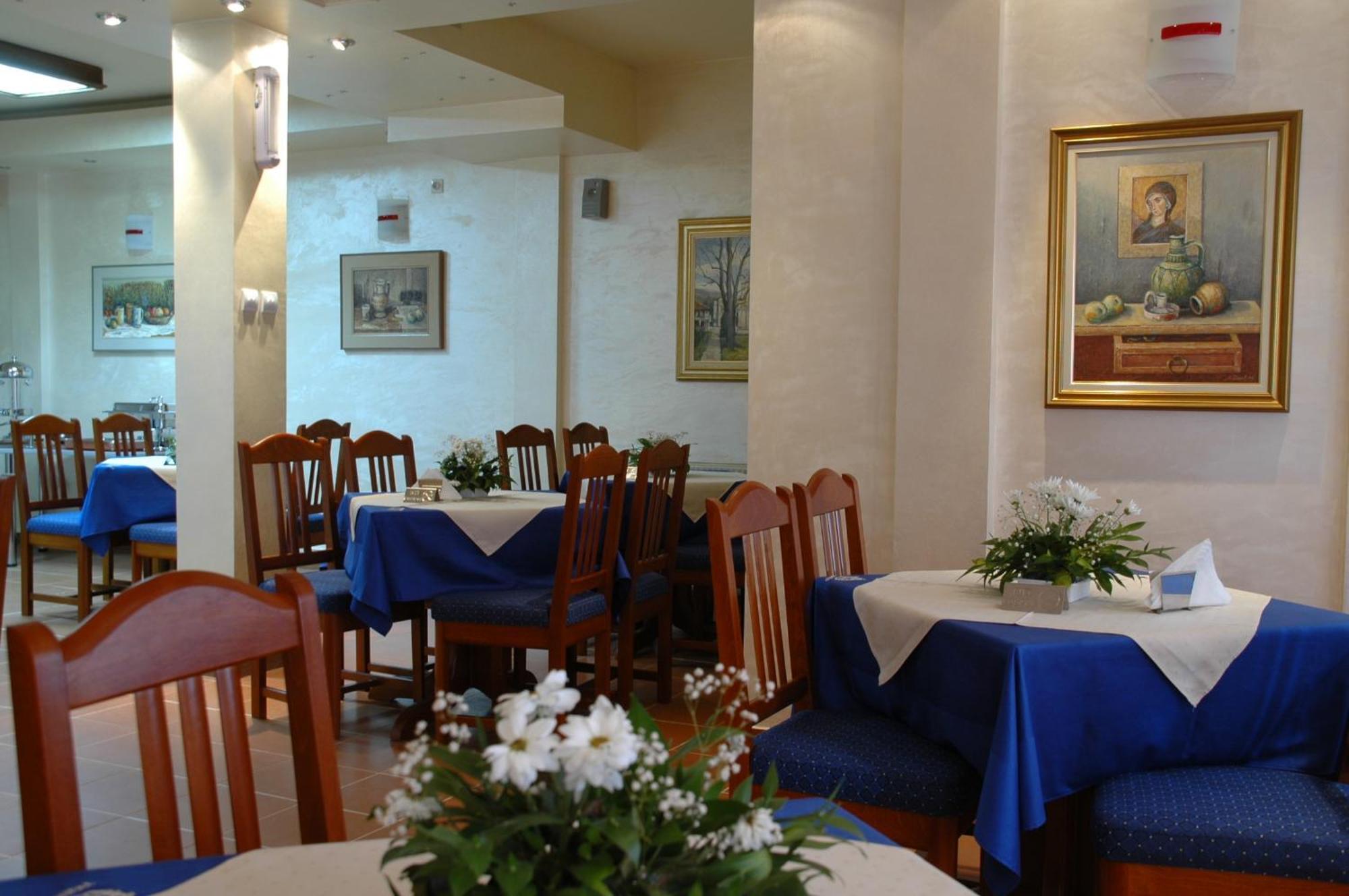 קראלג'בו Hotel Tehnograd מראה חיצוני תמונה