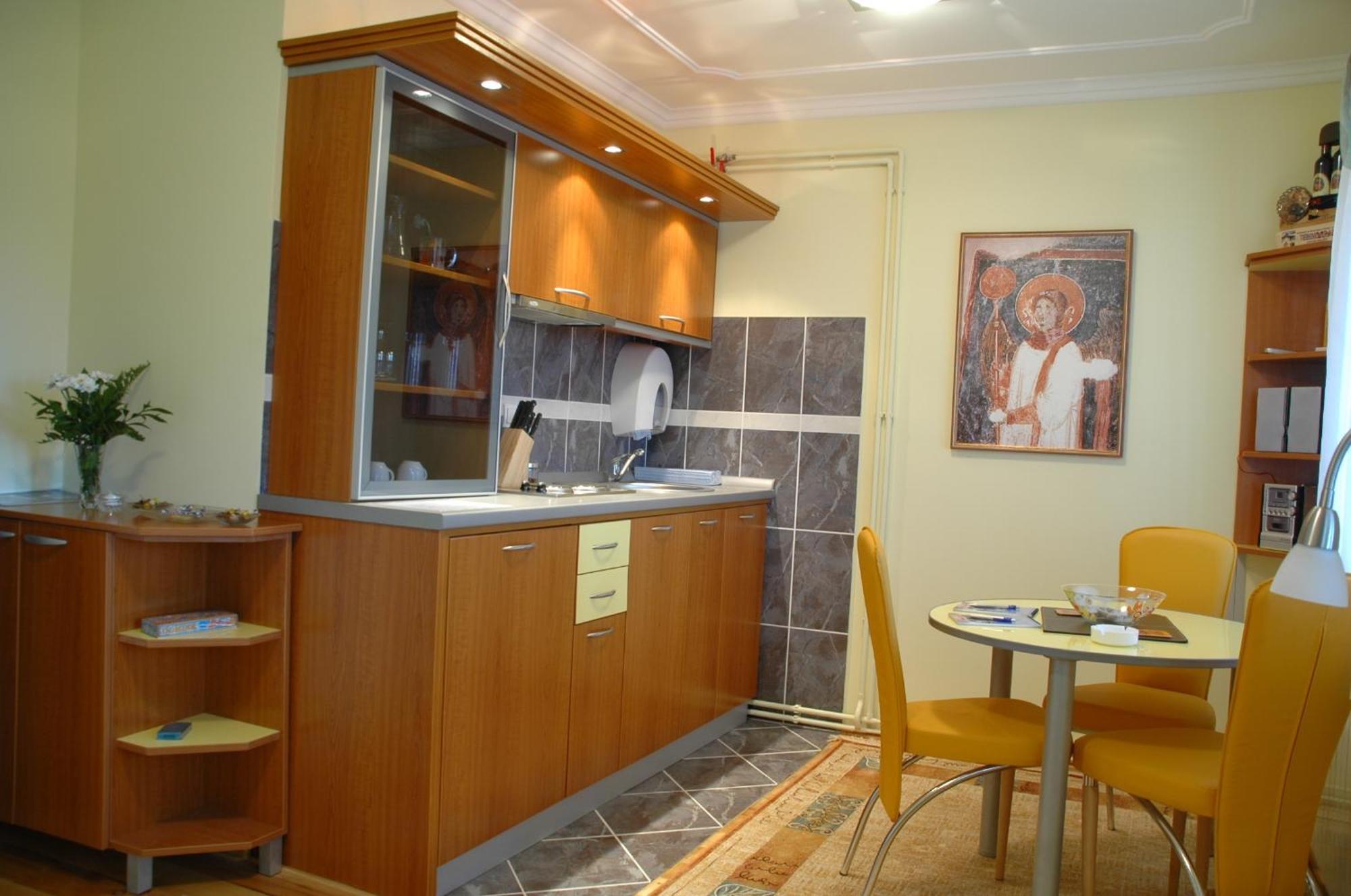 קראלג'בו Hotel Tehnograd מסעדה תמונה