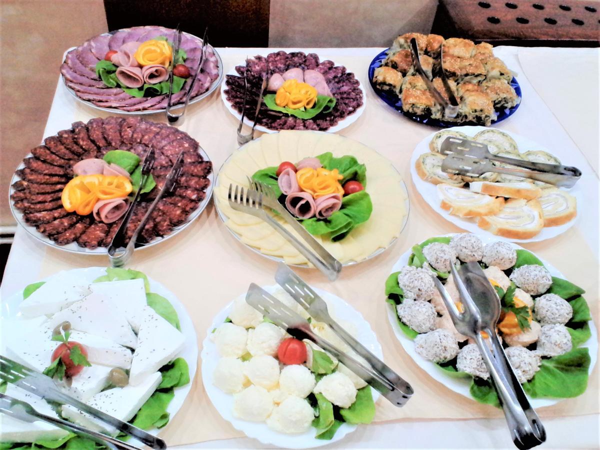 קראלג'בו Hotel Tehnograd מראה חיצוני תמונה