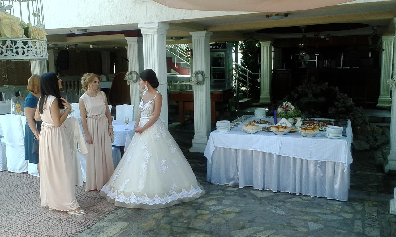 קראלג'בו Hotel Tehnograd מראה חיצוני תמונה